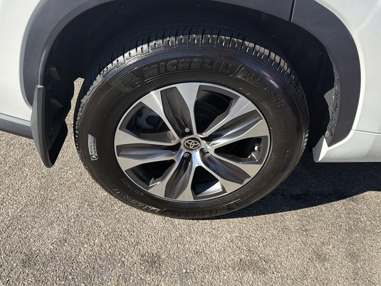 Toyota Highlander XLE AWD (Natl) 2020