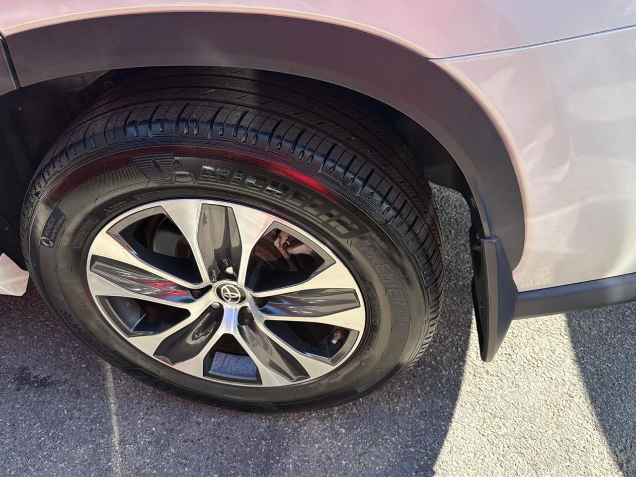 Toyota Highlander XLE AWD (Natl) 2020