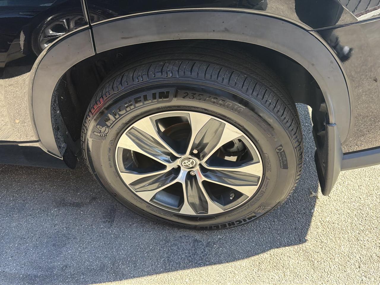 Toyota Highlander XLE AWD (Natl) 2021