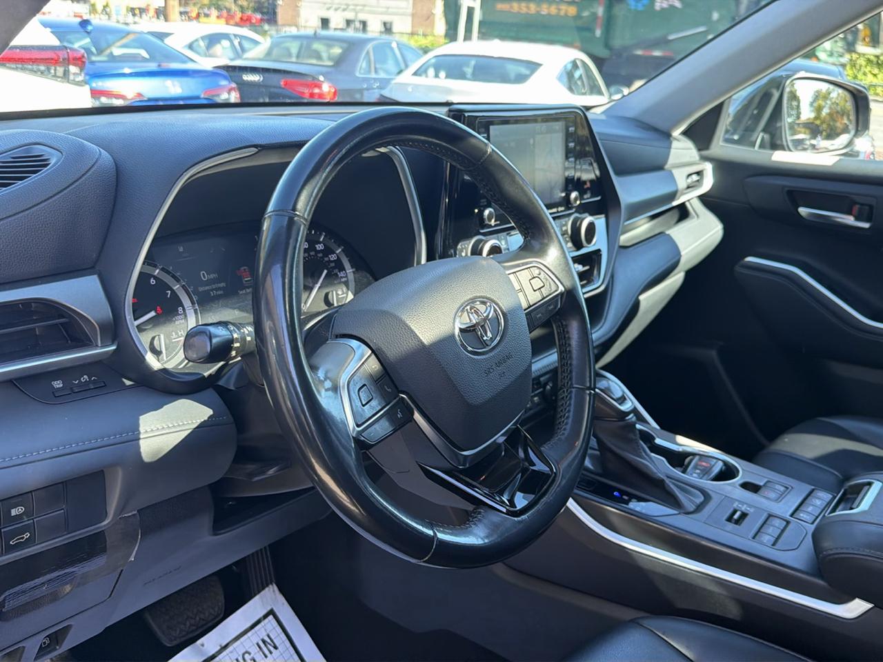 Toyota Highlander XLE AWD (Natl) 2021
