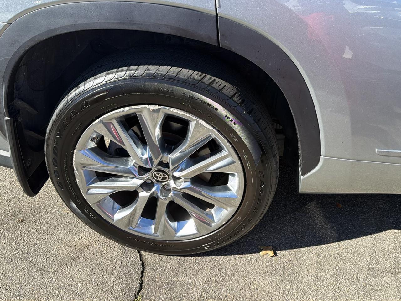 Toyota Highlander Limited AWD (Natl) 2021