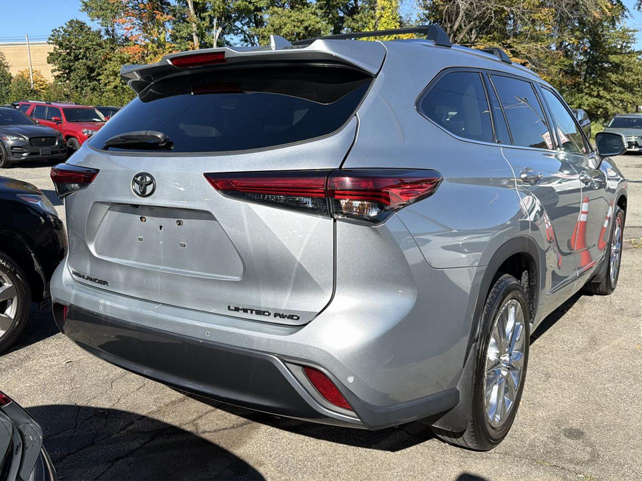 Toyota Highlander Limited AWD (Natl) 2021