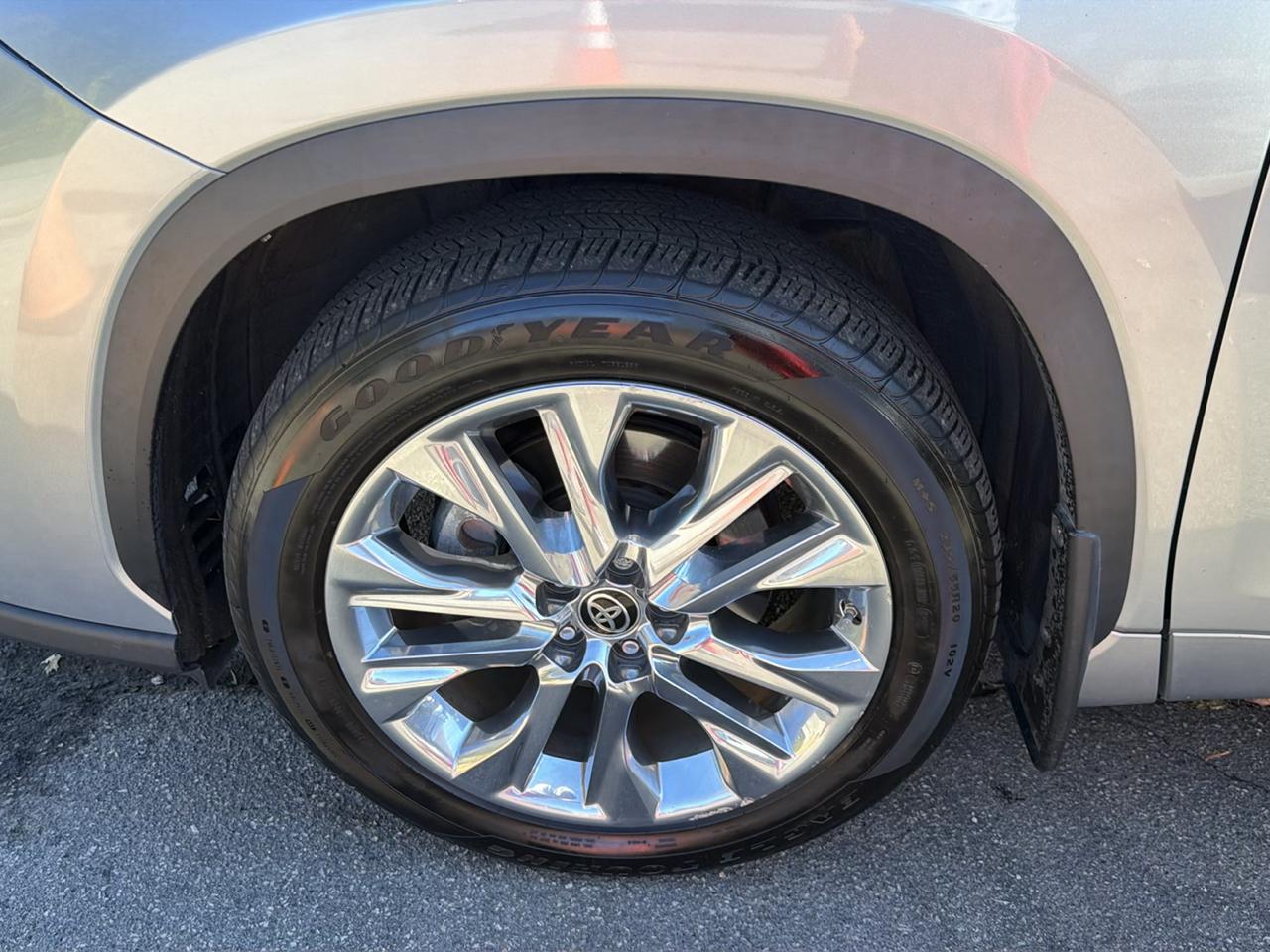 Toyota Highlander Limited AWD (Natl) 2021