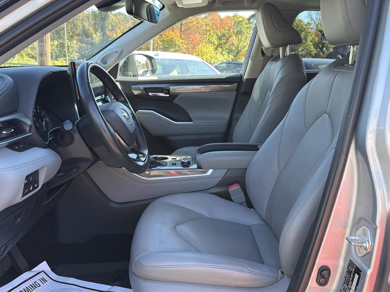 Toyota Highlander Limited AWD (Natl) 2021