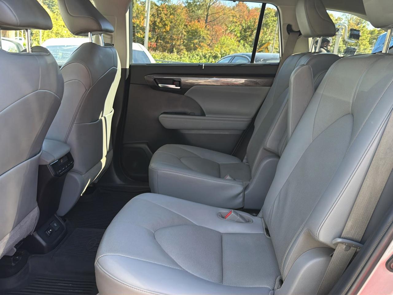 Toyota Highlander Limited AWD (Natl) 2021