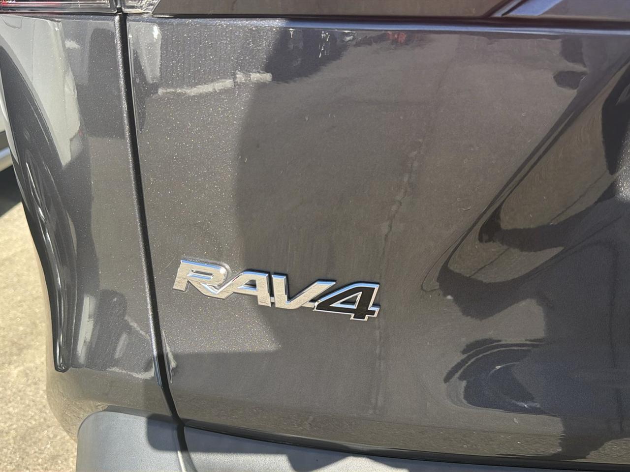Toyota RAV4 LE AWD (Natl) 2024