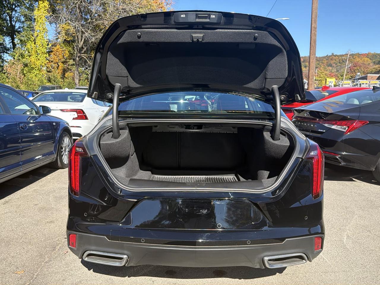 Cadillac CT4 4dr Sdn Luxury 2024