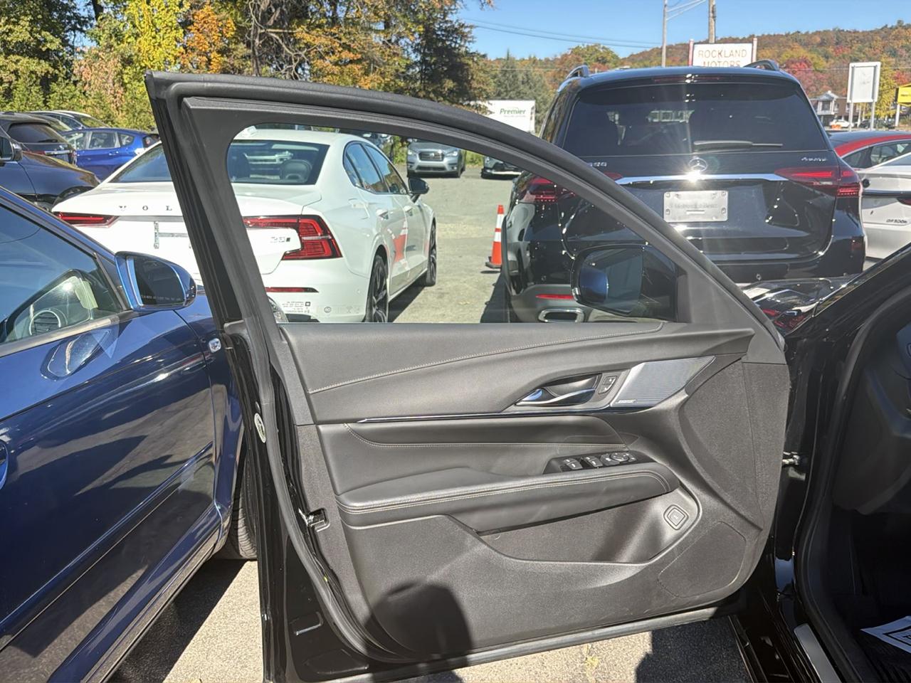 Cadillac CT4 4dr Sdn Luxury 2024