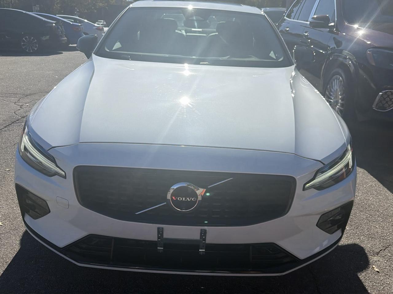 Volvo S60 B5 AWD Plus Dark Theme 2024