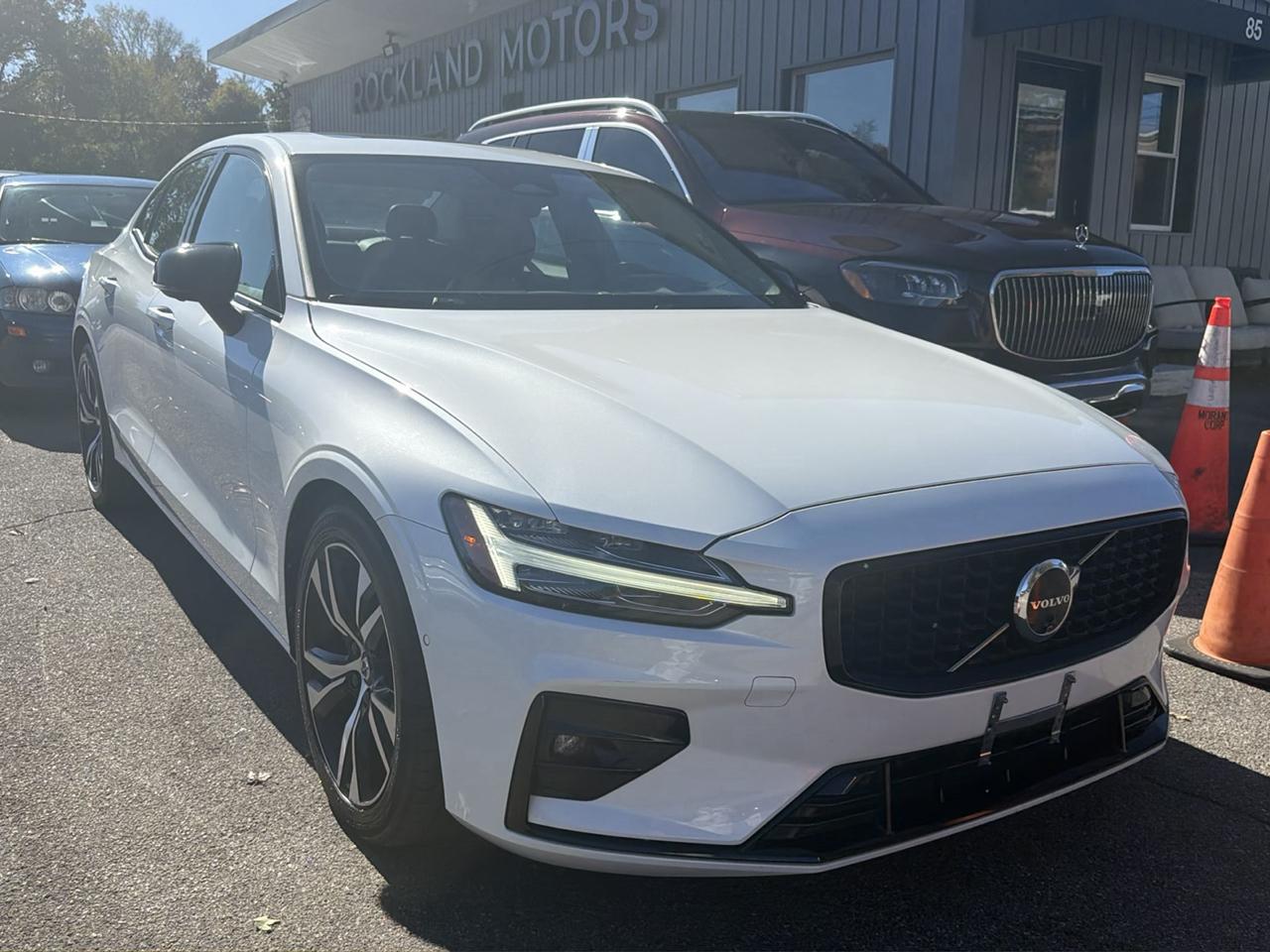 Volvo S60 B5 AWD Plus Dark Theme 2024