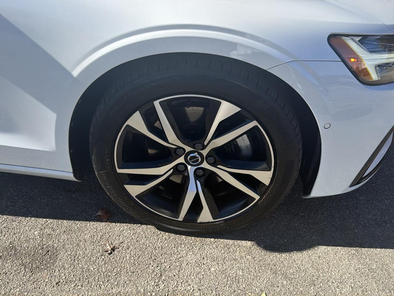 Volvo S60 B5 AWD Plus Dark Theme 2024