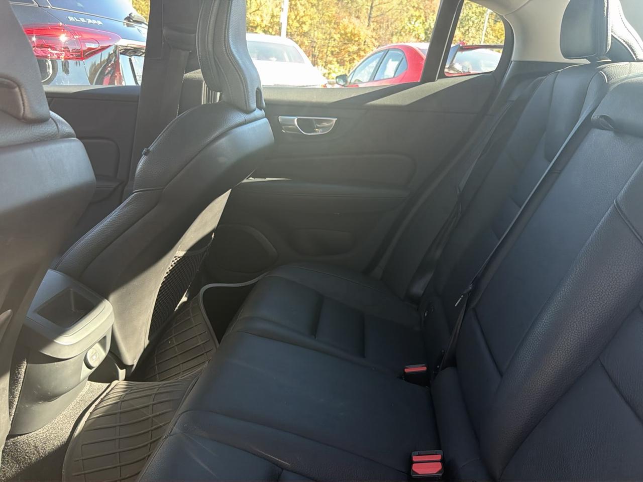 Volvo S60 B5 AWD Plus Dark Theme 2024