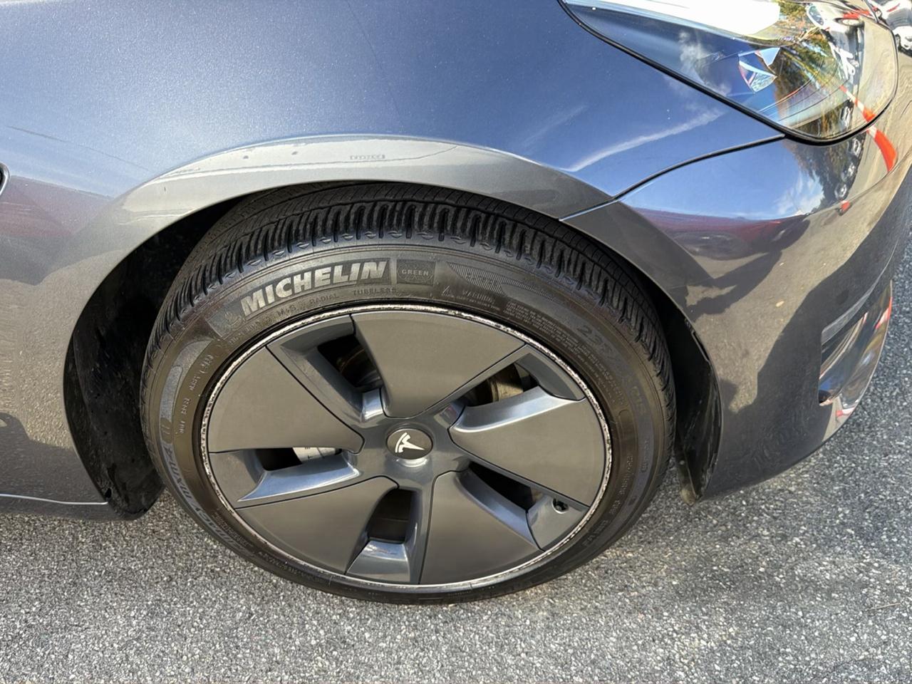 Tesla Model 3 Sedan 2023