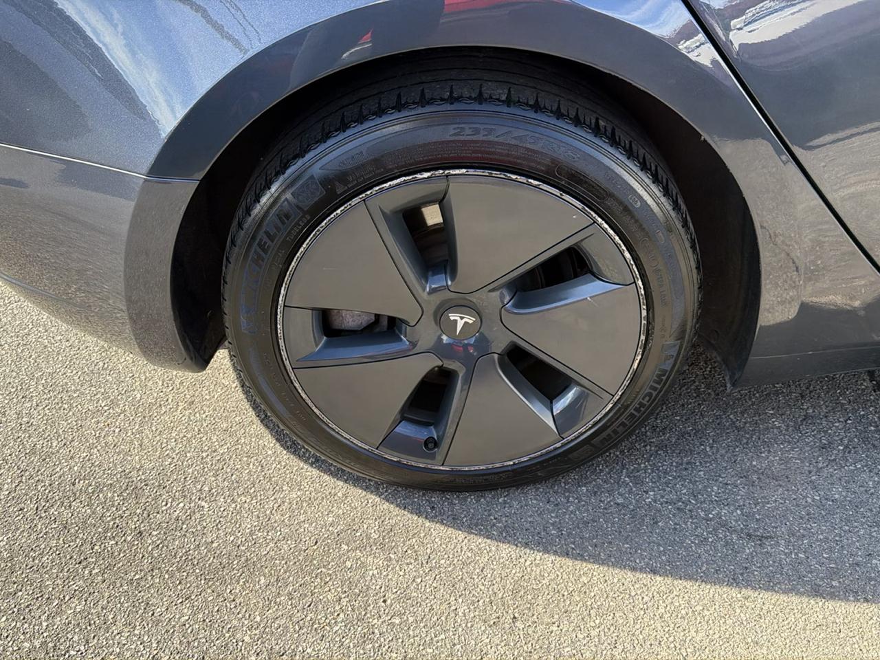 Tesla Model 3 Sedan 2023