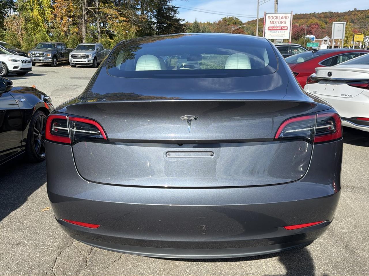 Tesla Model 3 Sedan 2023