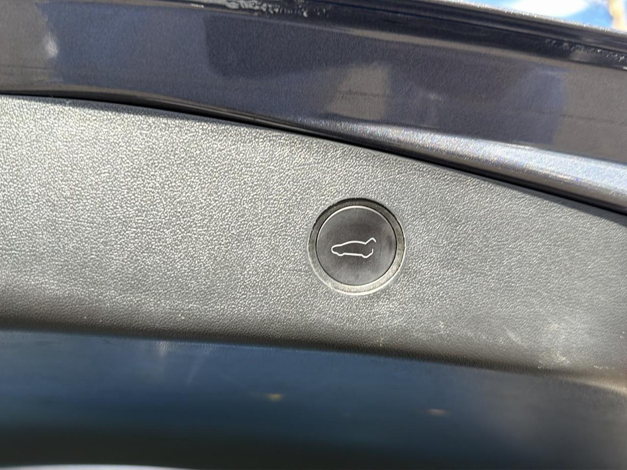 Tesla Model 3 Sedan 2023