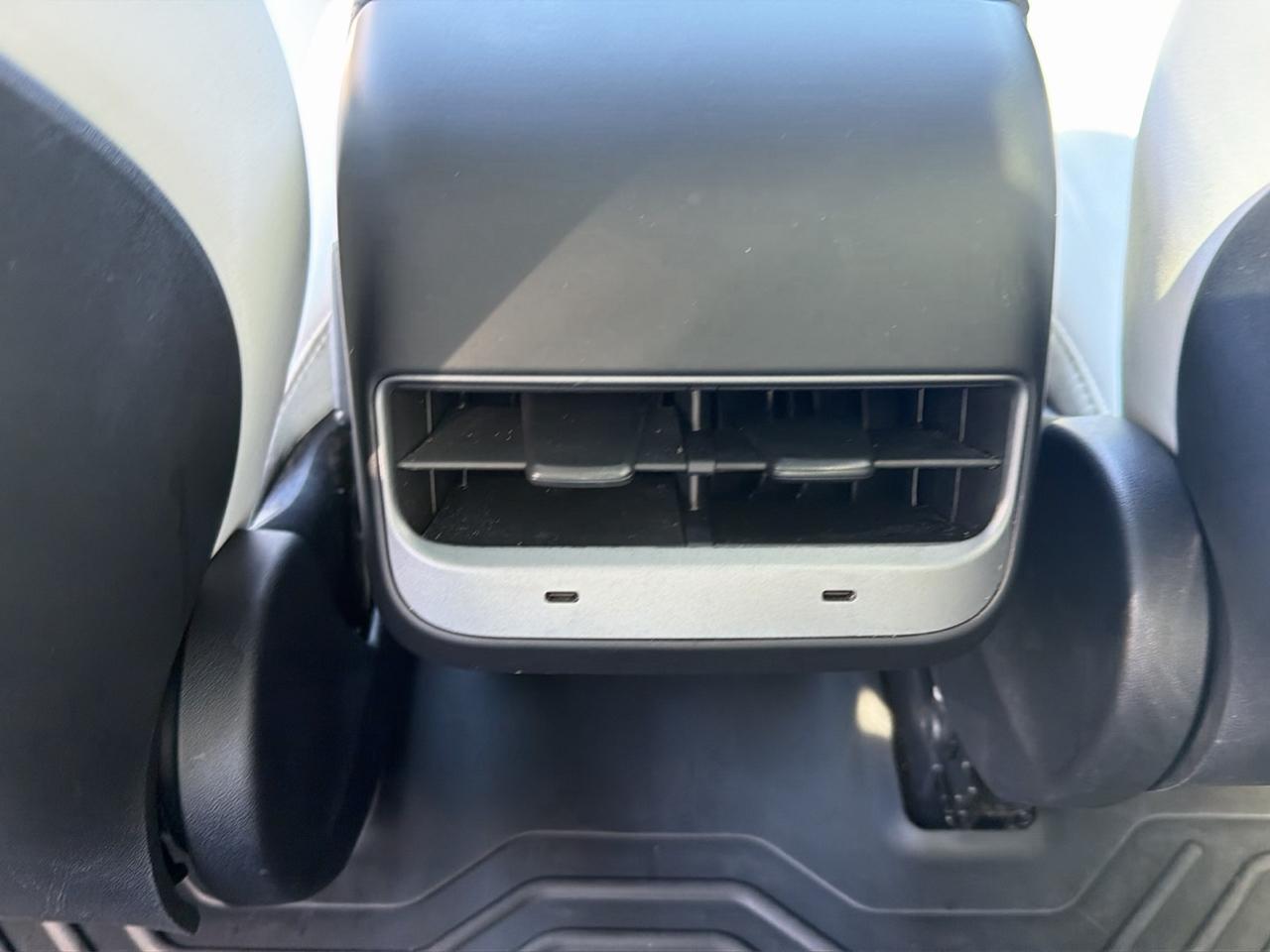 Tesla Model 3 Sedan 2023