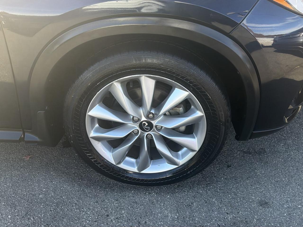 Infiniti QX50 ESSENTIAL AWD 2022