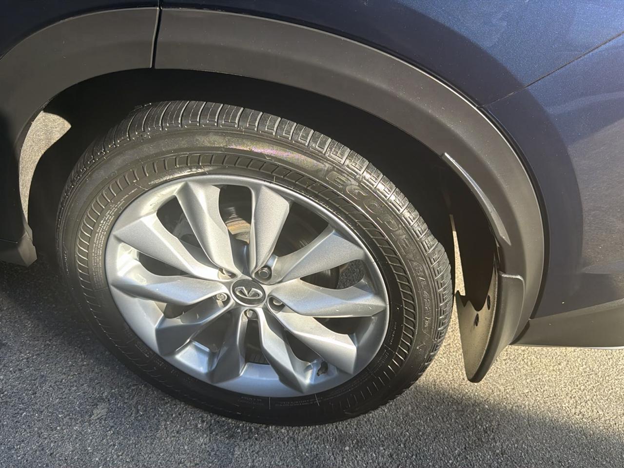 Infiniti QX50 ESSENTIAL AWD 2022