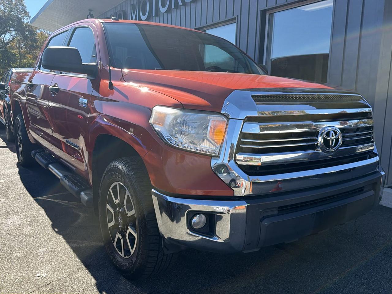 Toyota Tundra 4WD TRD Pro CrewMax 5.5' Bed 5.7L (Natl) 2017