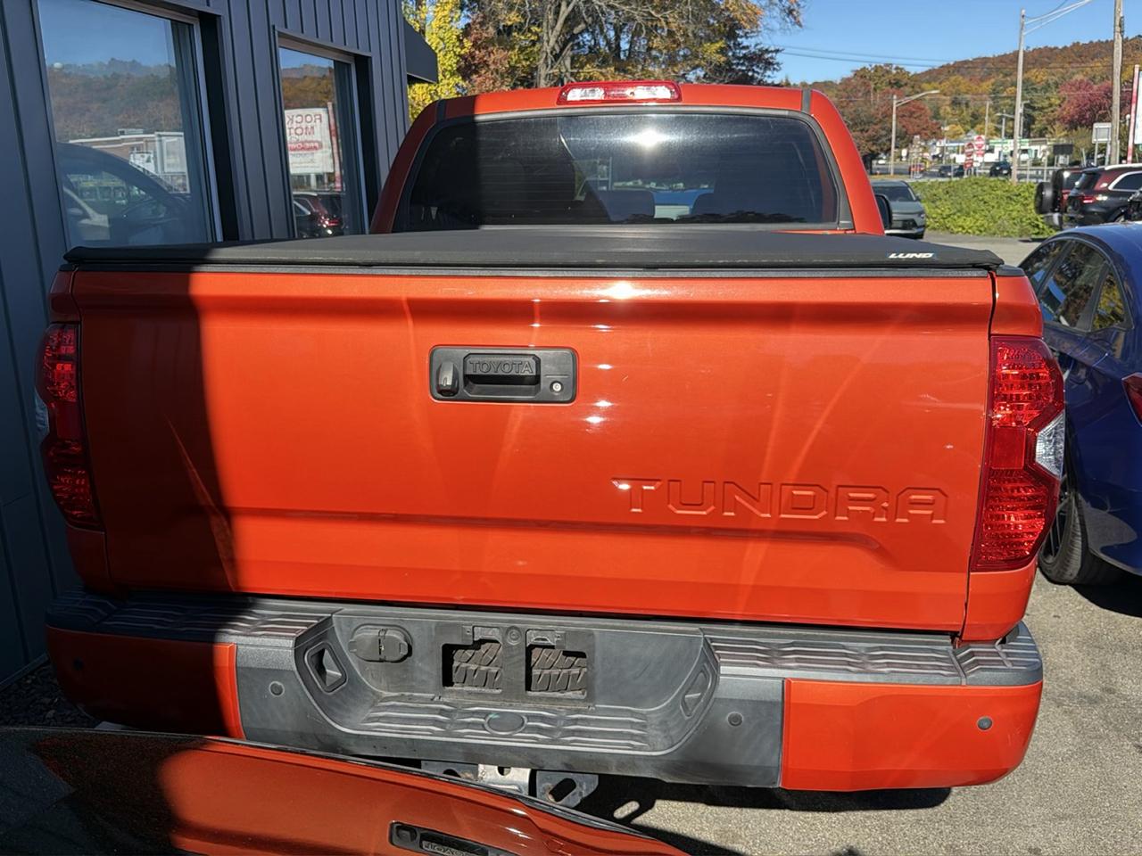 Toyota Tundra 4WD TRD Pro CrewMax 5.5' Bed 5.7L (Natl) 2017