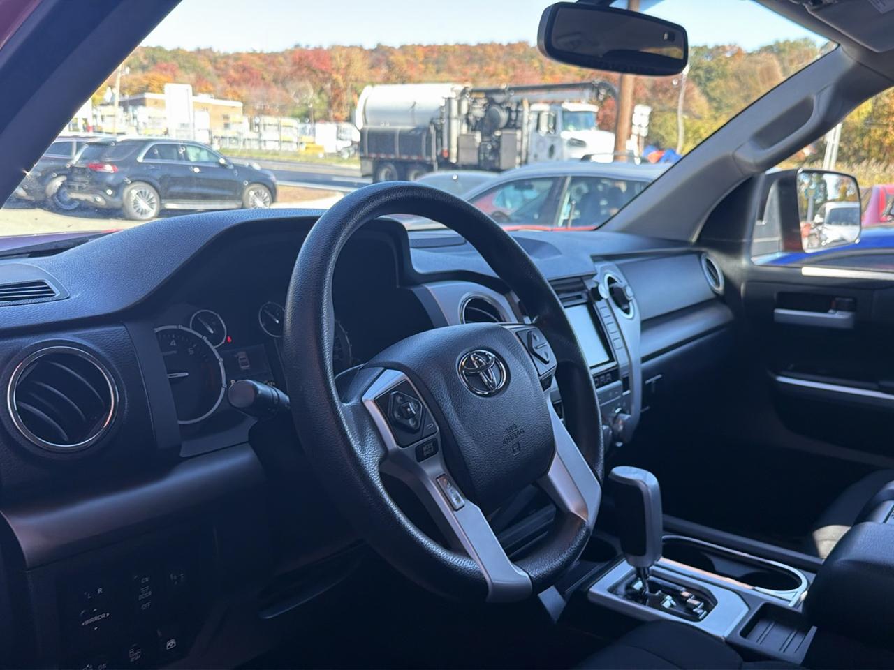 Toyota Tundra 4WD TRD Pro CrewMax 5.5' Bed 5.7L (Natl) 2017
