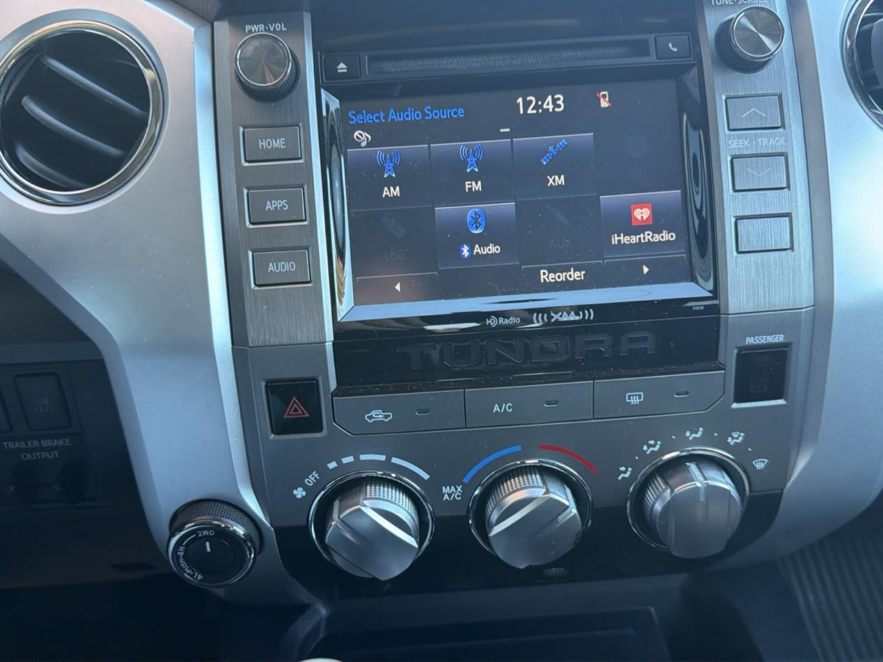 Toyota Tundra 4WD TRD Pro CrewMax 5.5' Bed 5.7L (Natl) 2017