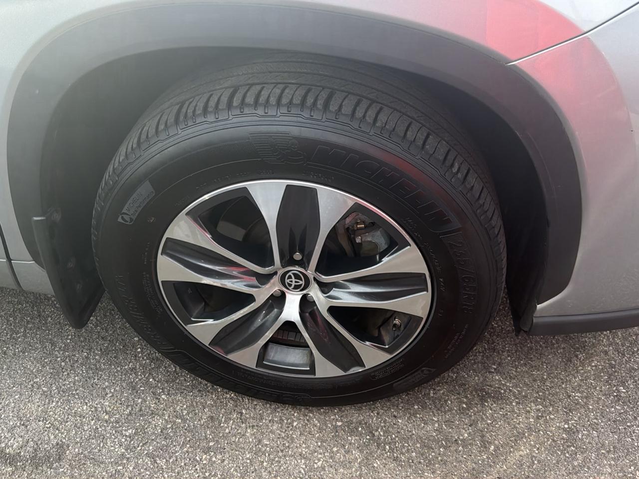 Toyota Highlander Platinum AWD (Natl) 2023