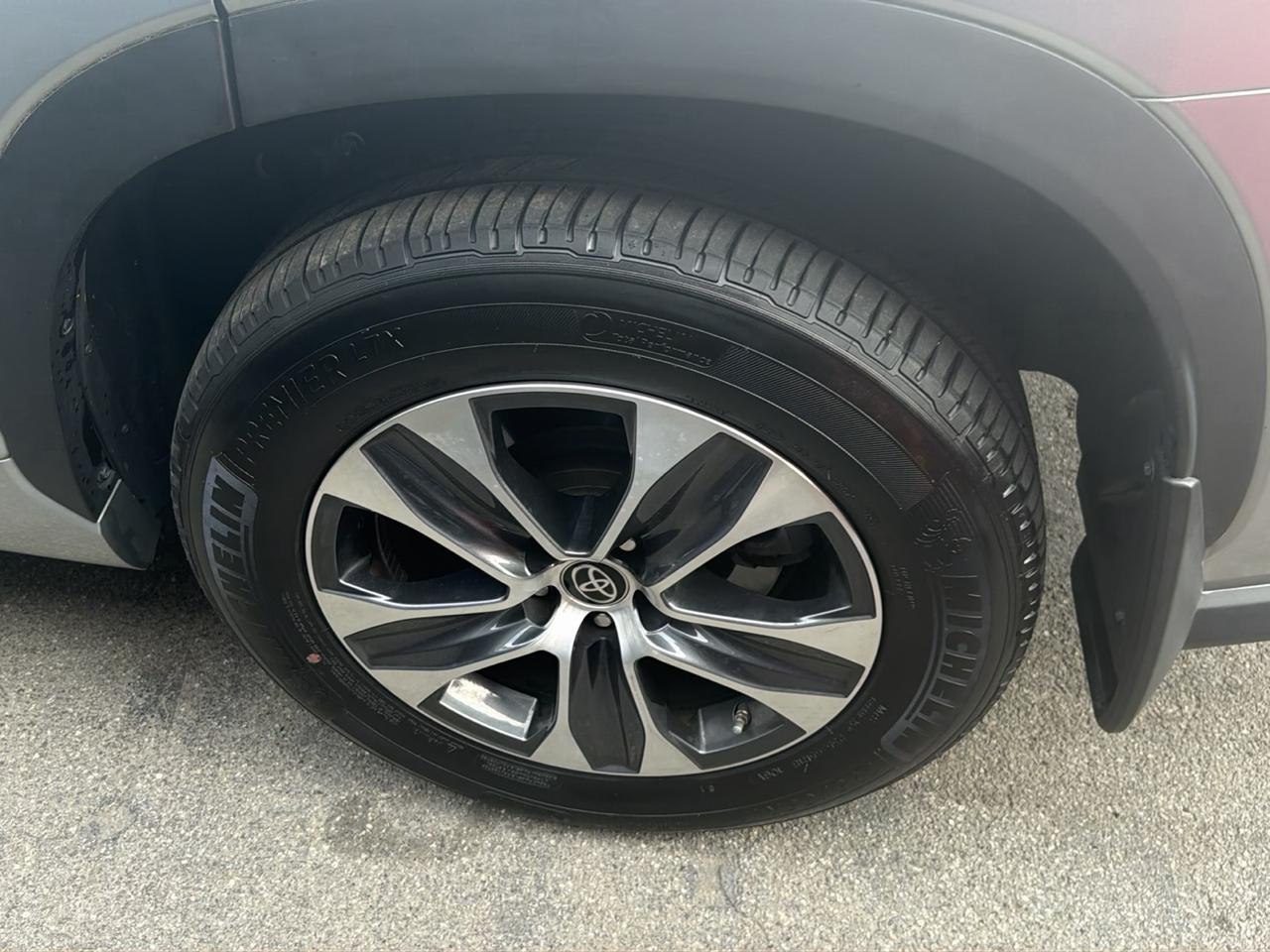 Toyota Highlander Platinum AWD (Natl) 2023