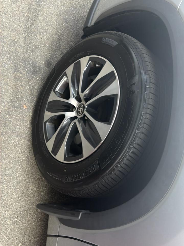 Toyota Highlander Platinum AWD (Natl) 2023