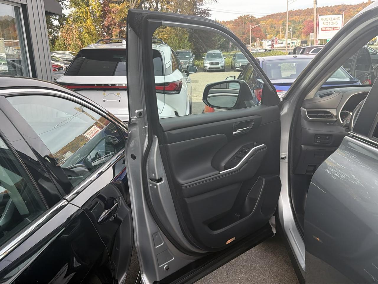 Toyota Highlander Platinum AWD (Natl) 2023