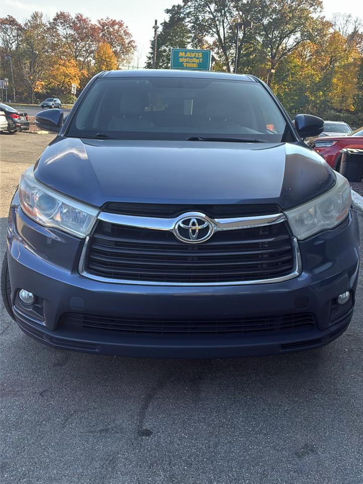 Toyota Highlander AWD 4dr V6 LE (Natl) 2015