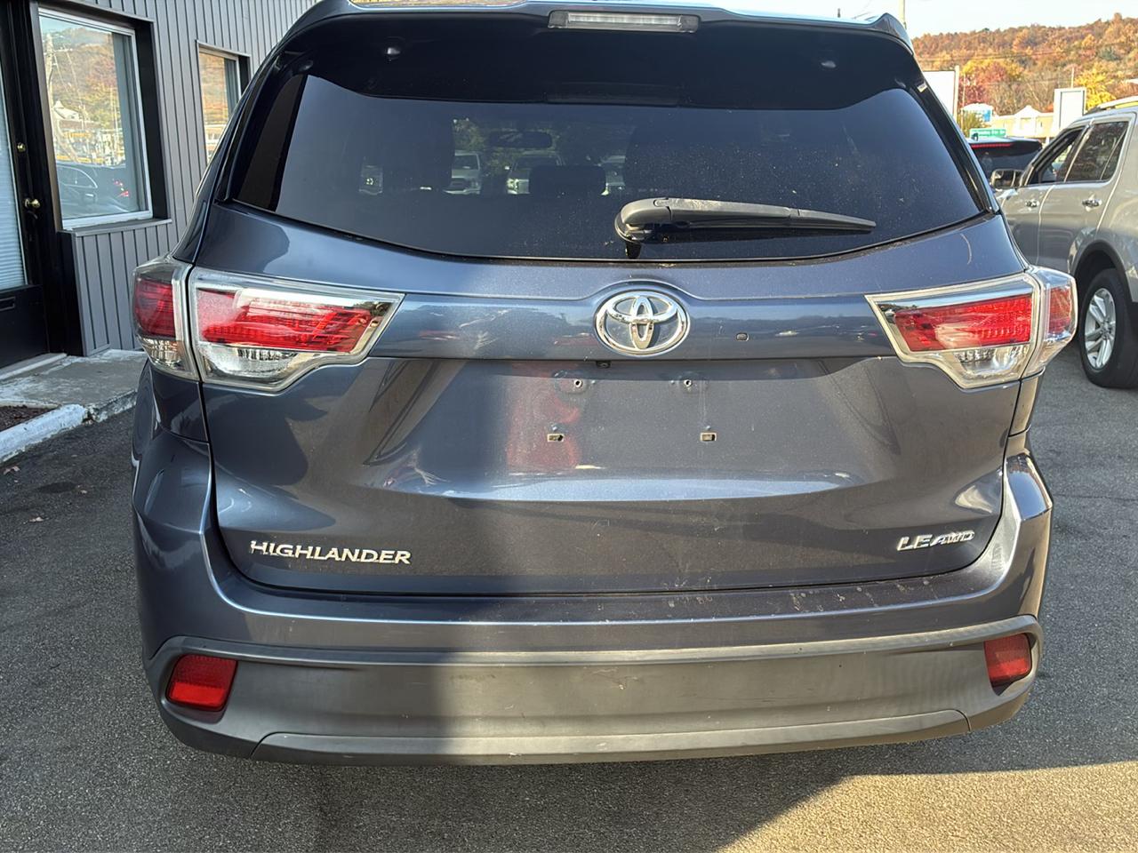 Toyota Highlander AWD 4dr V6 LE (Natl) 2015