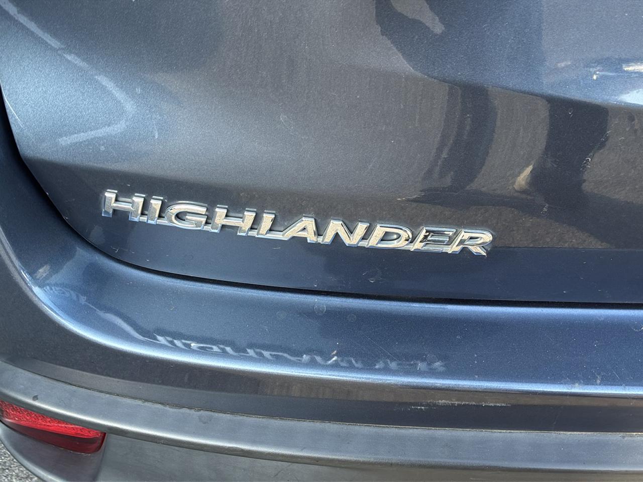 Toyota Highlander AWD 4dr V6 LE (Natl) 2015
