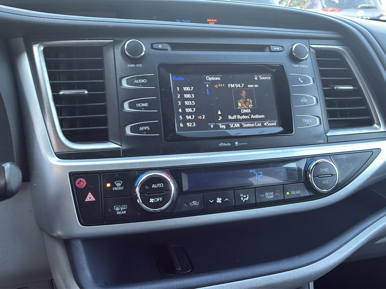 Toyota Highlander AWD 4dr V6 LE (Natl) 2015