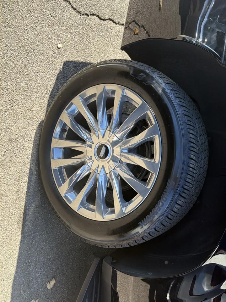 Cadillac Escalade ESV 4WD 4dr Premium Luxury 2023