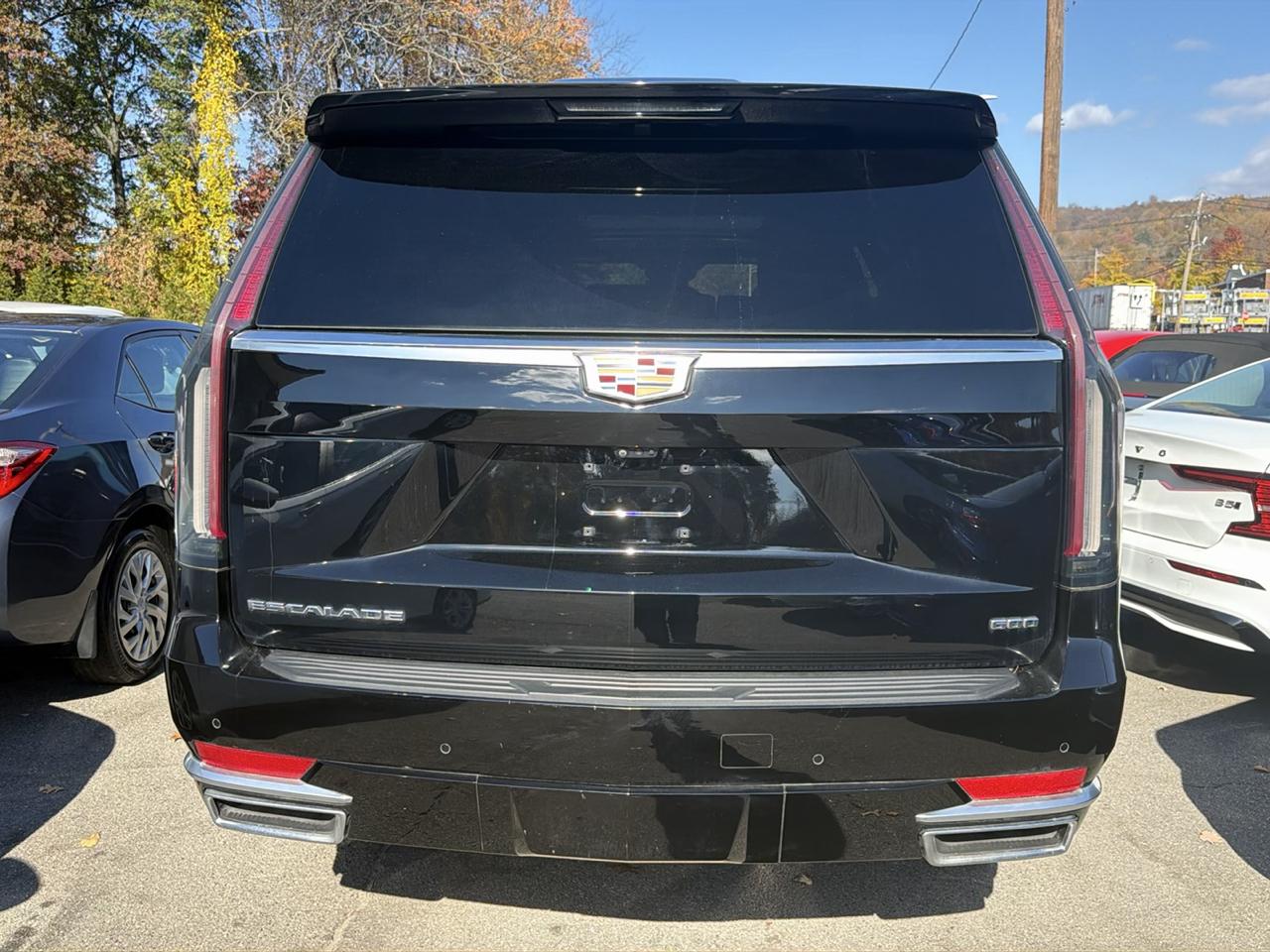 Cadillac Escalade ESV 4WD 4dr Premium Luxury 2023