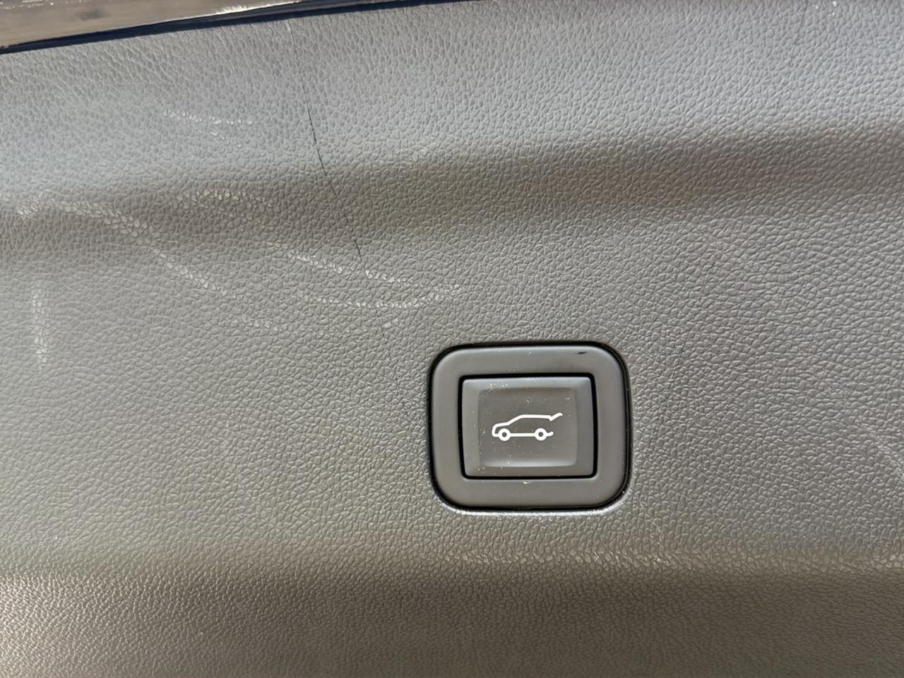 Cadillac Escalade ESV 4WD 4dr Premium Luxury 2023