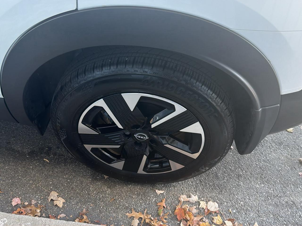 Nissan Kicks SV AWD 2025