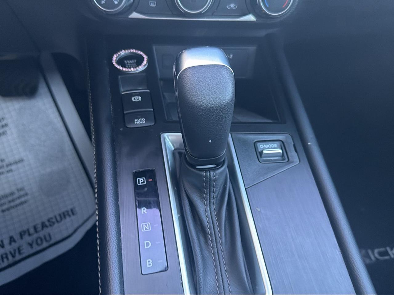 Nissan Kicks SV AWD 2025