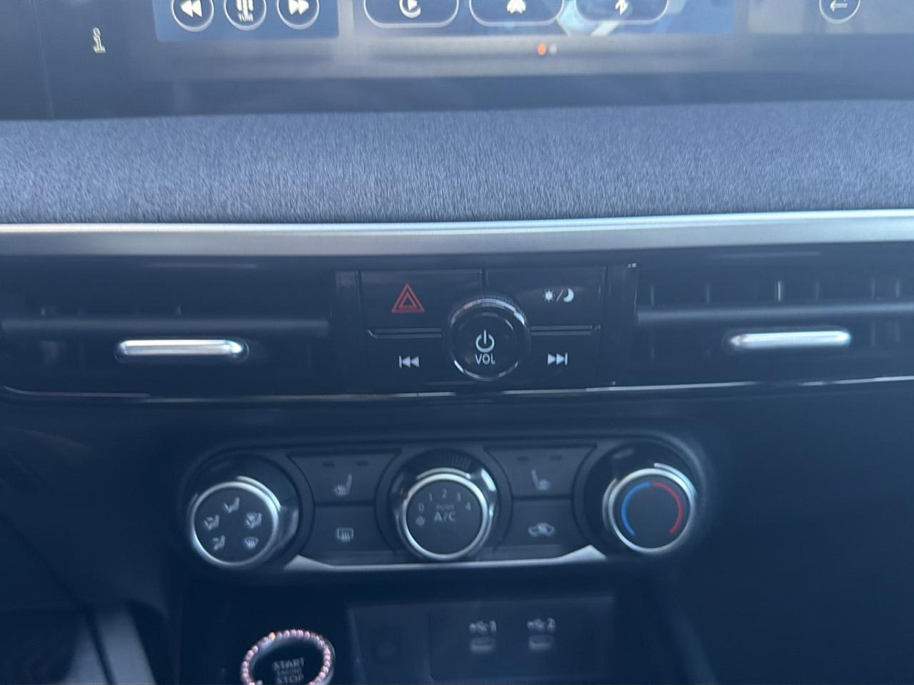 Nissan Kicks SV AWD 2025