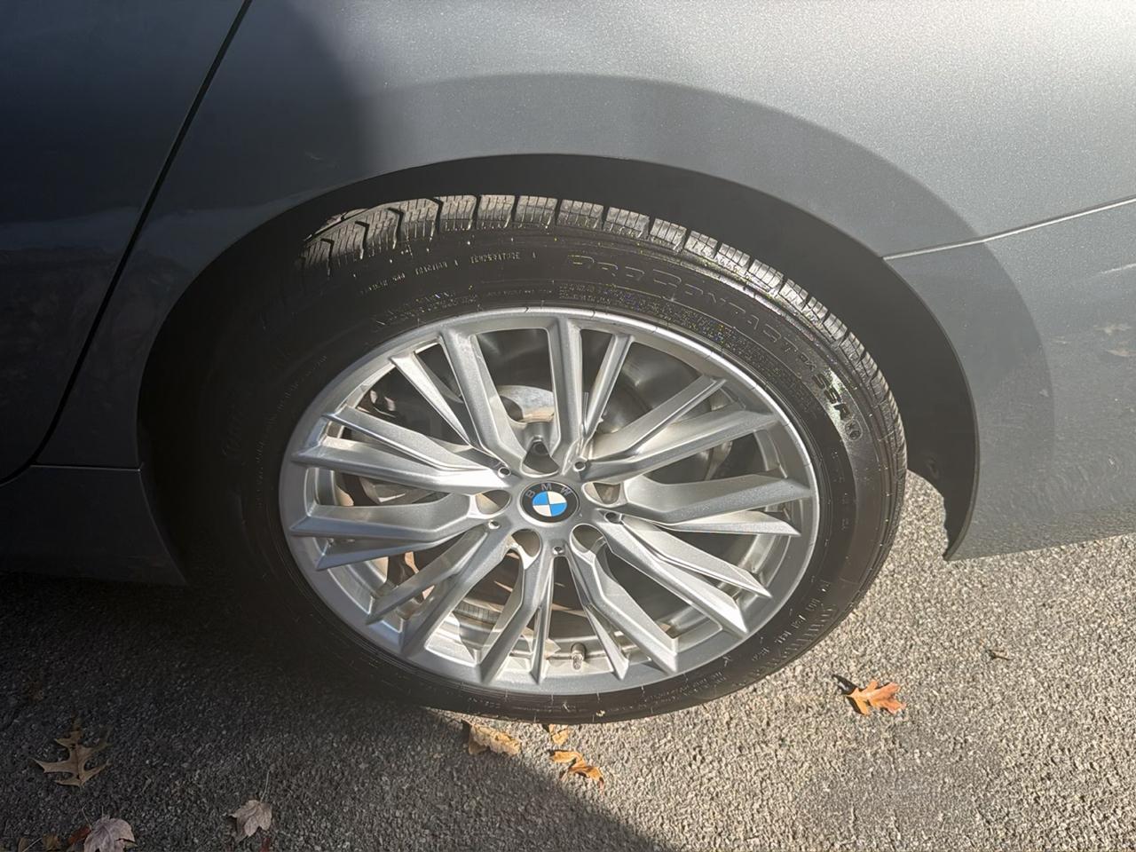 BMW 3 Series 330i xDrive Sedan 2024