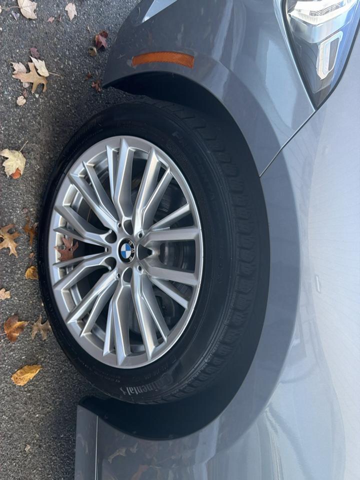 BMW 3 Series 330i xDrive Sedan 2024