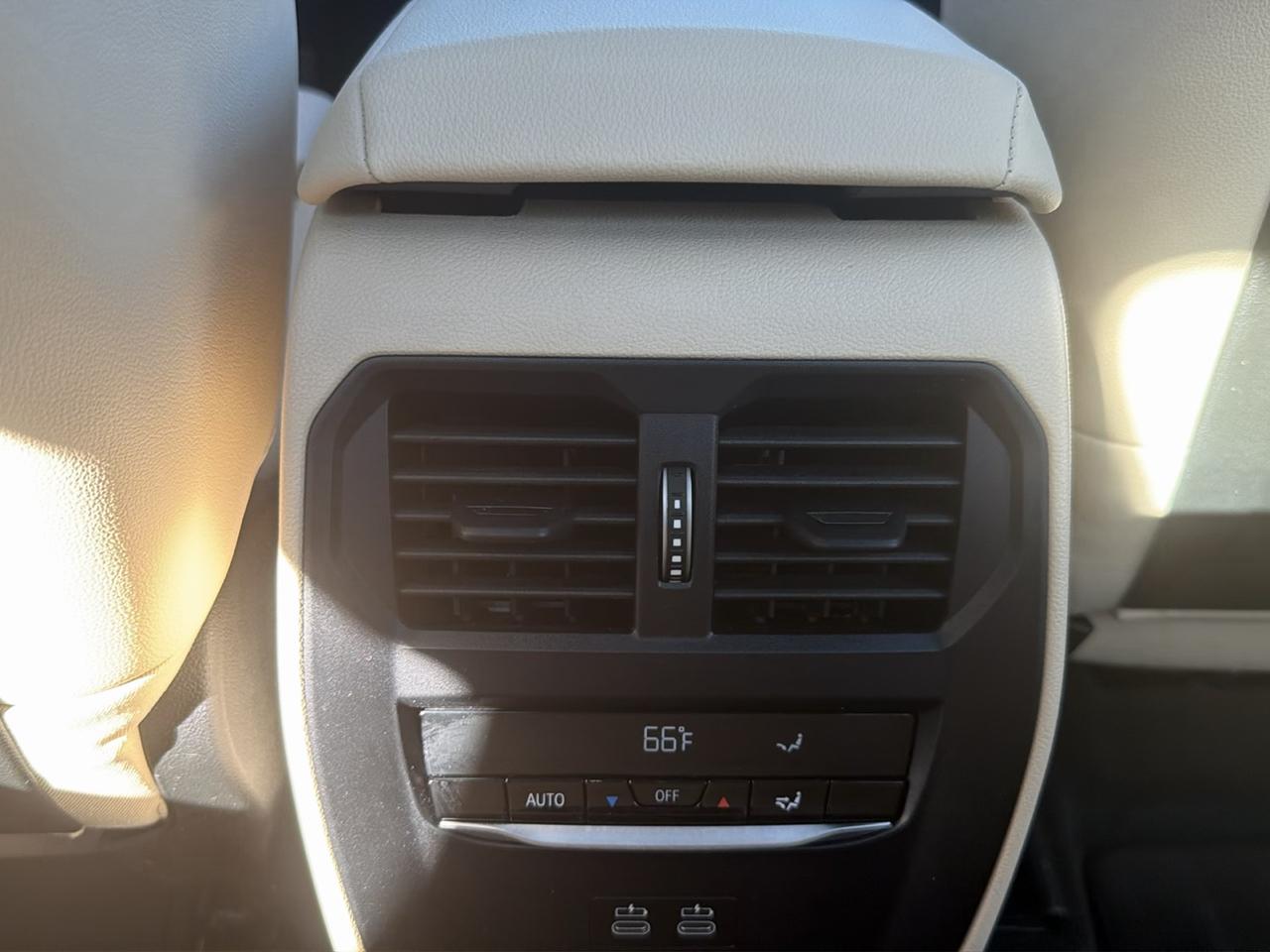 BMW 3 Series 330i xDrive Sedan 2024