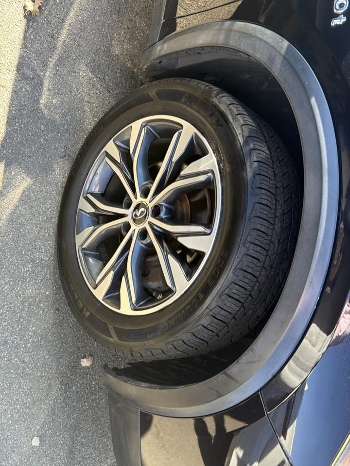 Infiniti QX30 Luxury AWD 2017