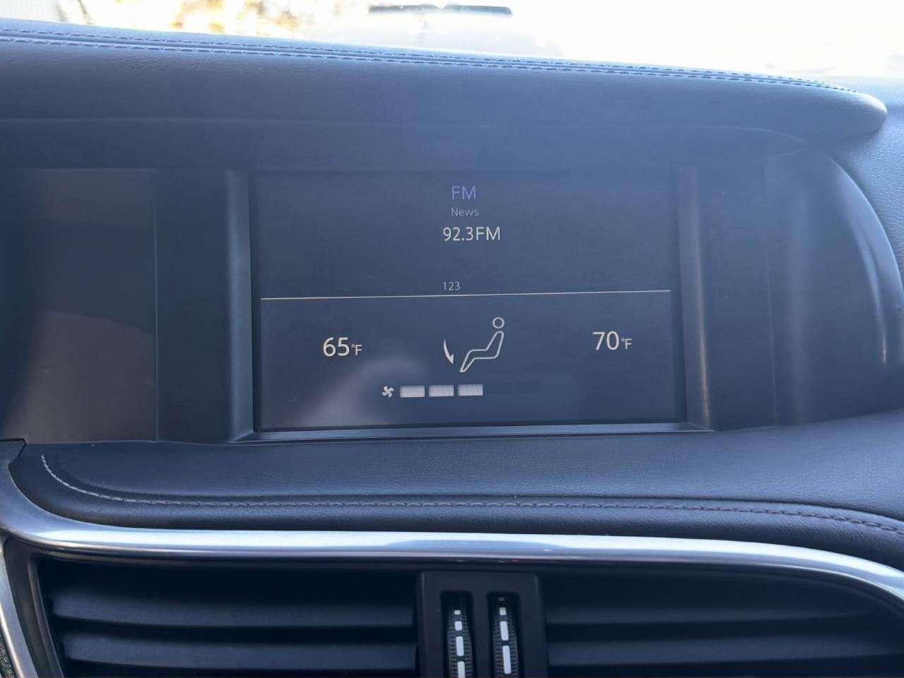 Infiniti QX30 Luxury AWD 2017