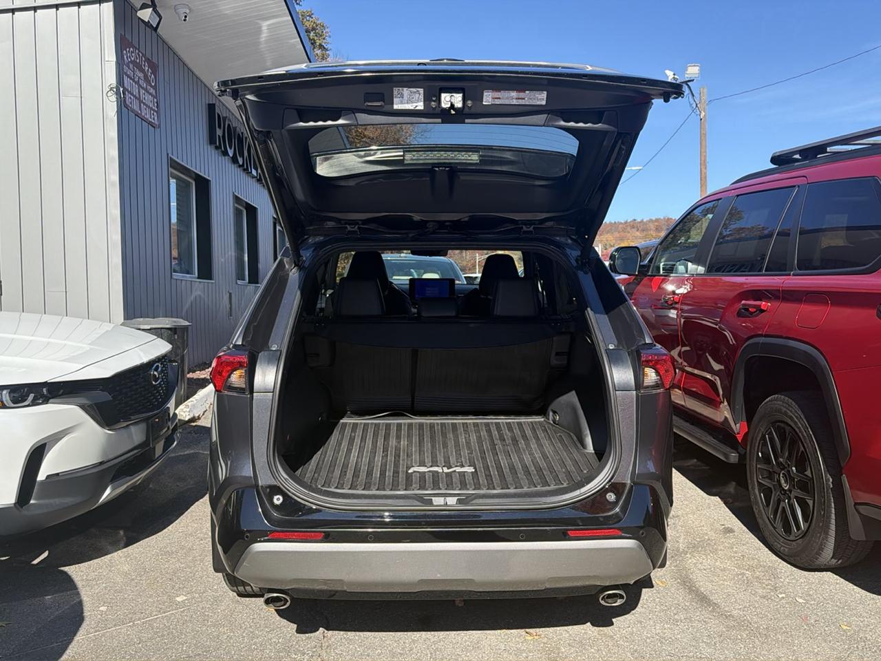 Toyota RAV4 Hybrid XSE AWD (Natl) 2024