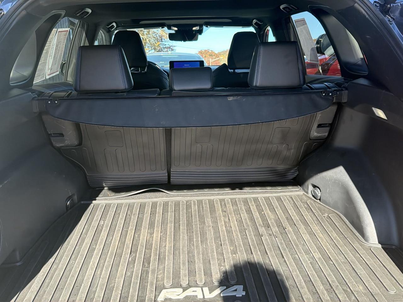 Toyota RAV4 Hybrid XSE AWD (Natl) 2024