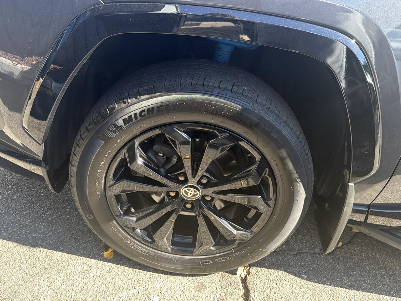 Toyota RAV4 Hybrid XSE AWD (Natl) 2024