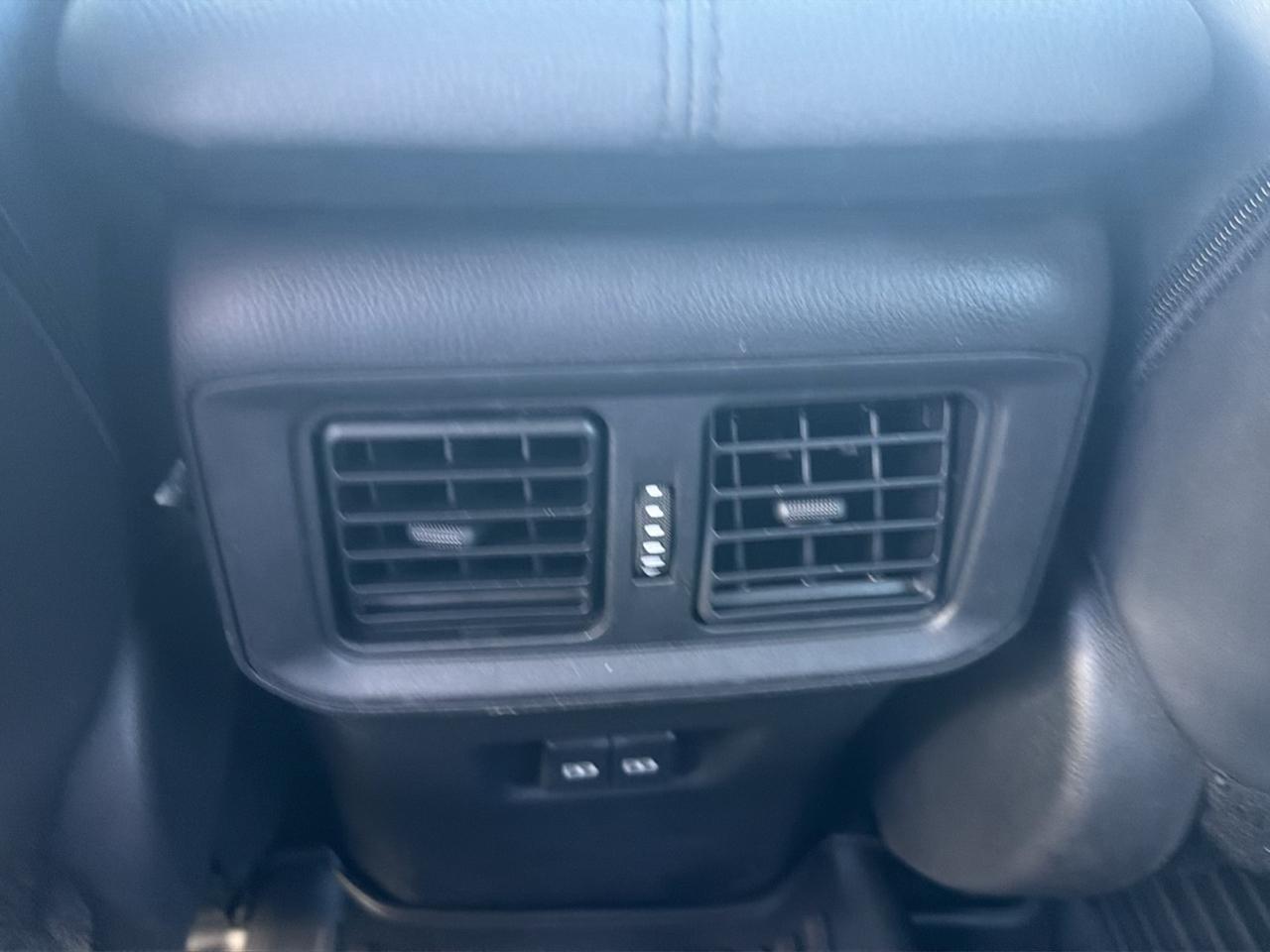 Toyota RAV4 Hybrid XSE AWD (Natl) 2024